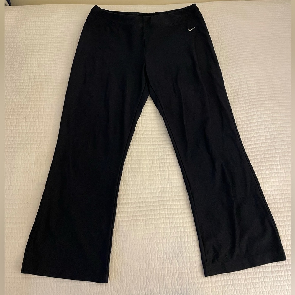 Nike Flare Crop Yoga Pants